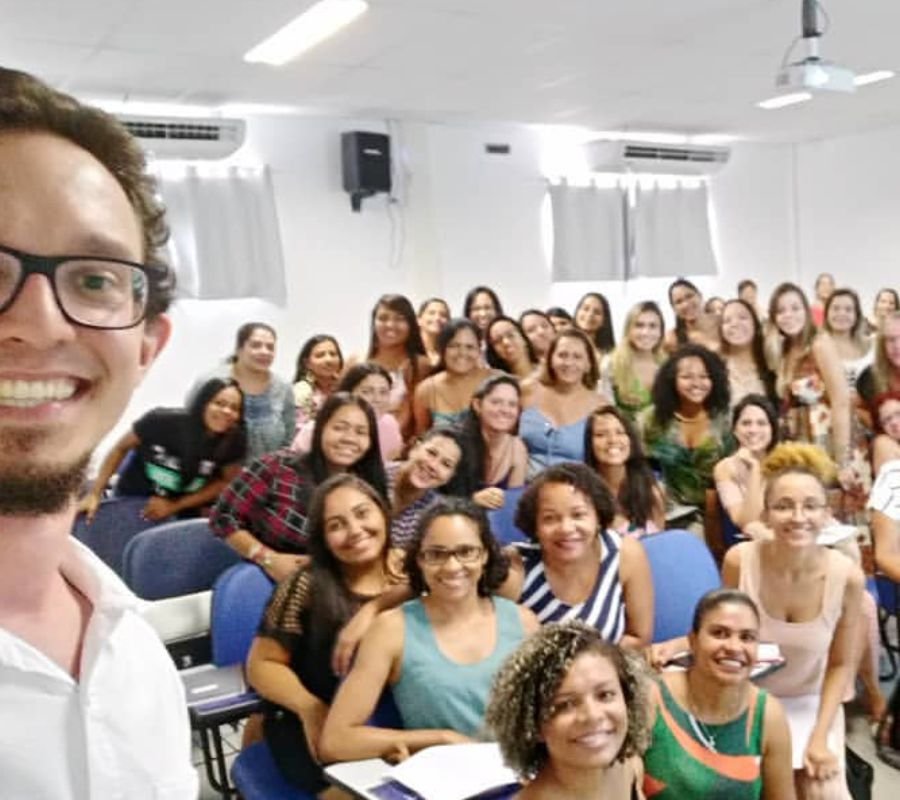 Imagem de Gabriel Salomão e dos participantes do c